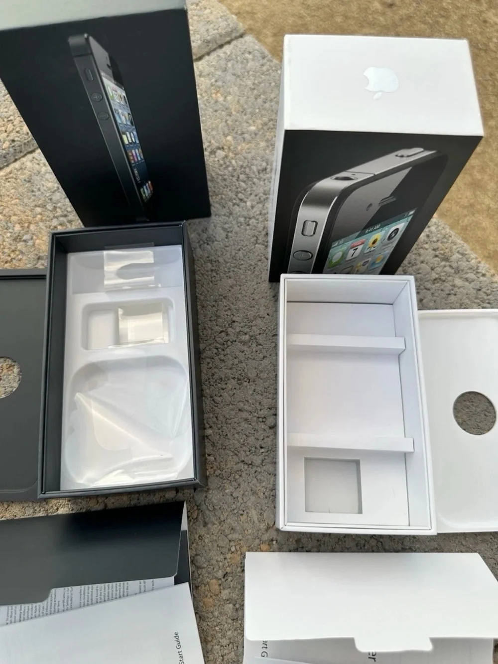 Apple iPhone 5 16GB Black & iPhone 4 8GB White **Empty Retail Boxes Lot**